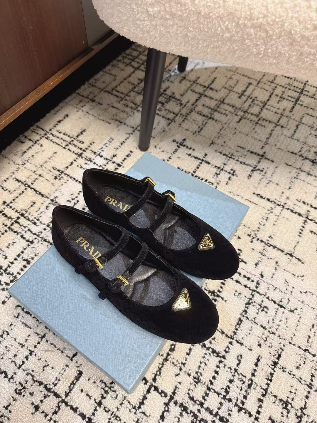 MARY JANE FLAT WITH TRIANGLE LOGO IN BLACK VELVET - 35