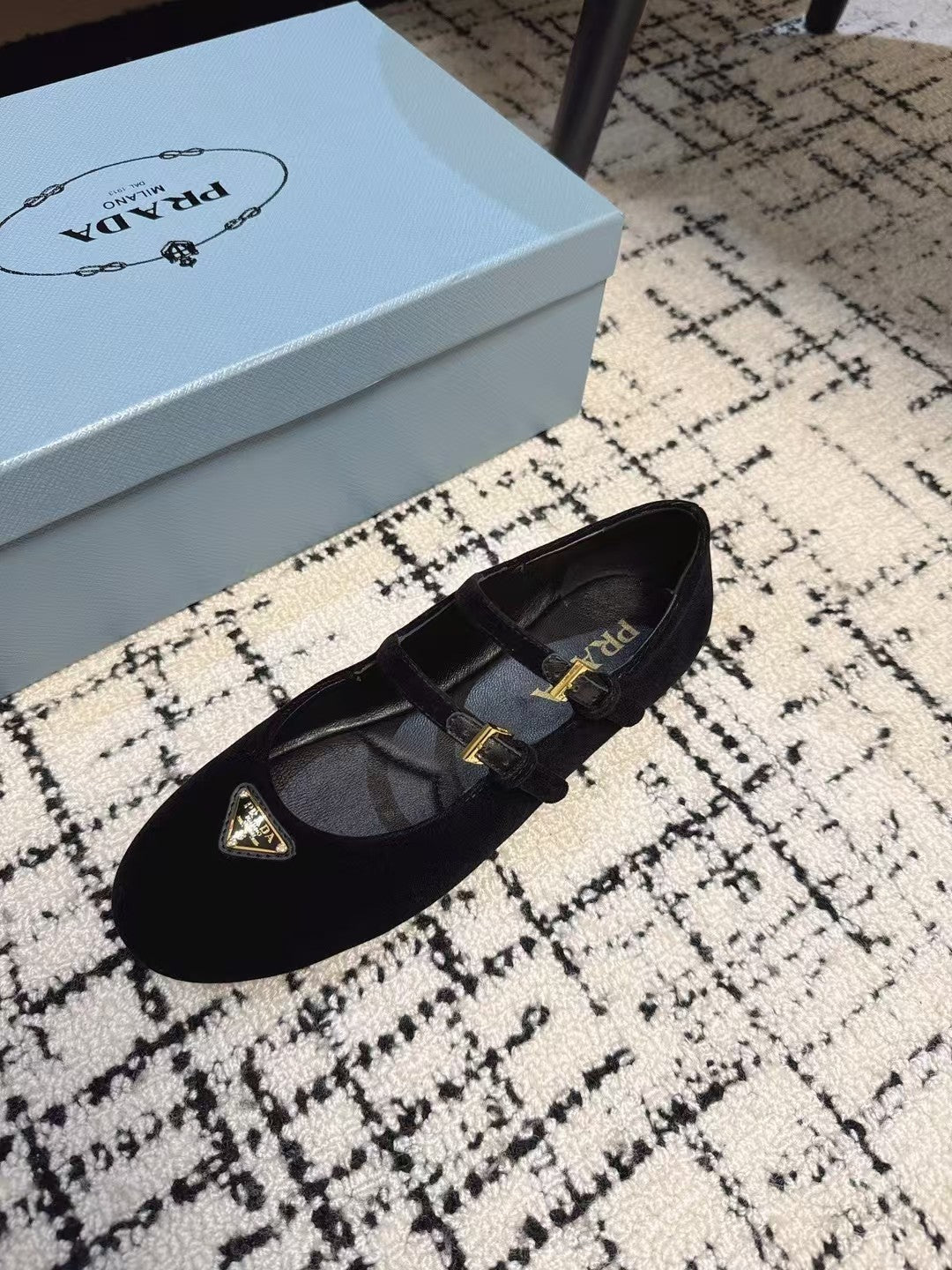 MARY JANE FLAT WITH TRIANGLE LOGO IN BLACK VELVET - 35