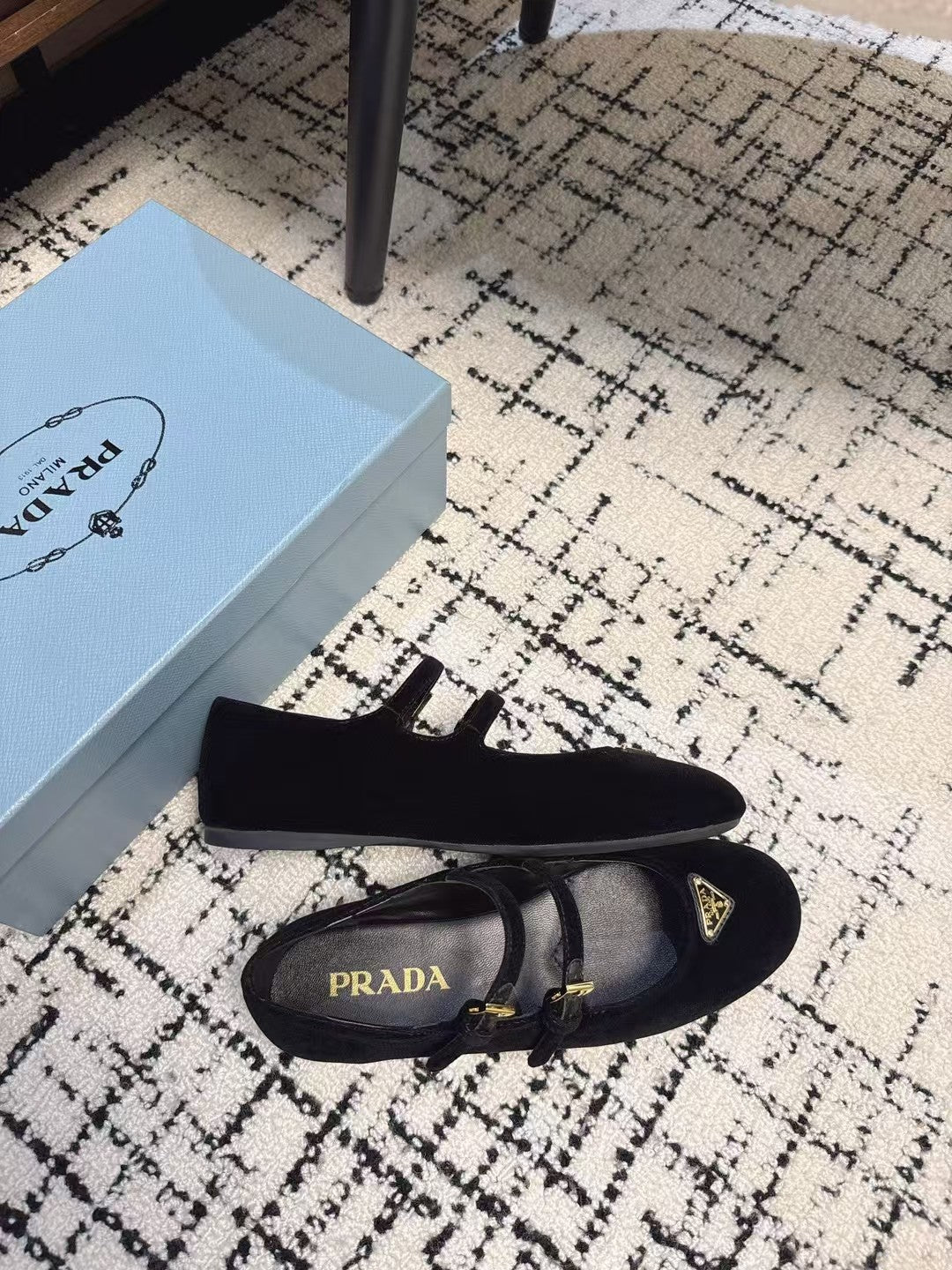 MARY JANE FLAT WITH TRIANGLE LOGO IN BLACK VELVET - 35