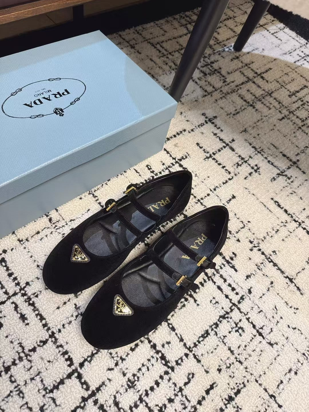 MARY JANE FLAT WITH TRIANGLE LOGO IN BLACK VELVET - 35
