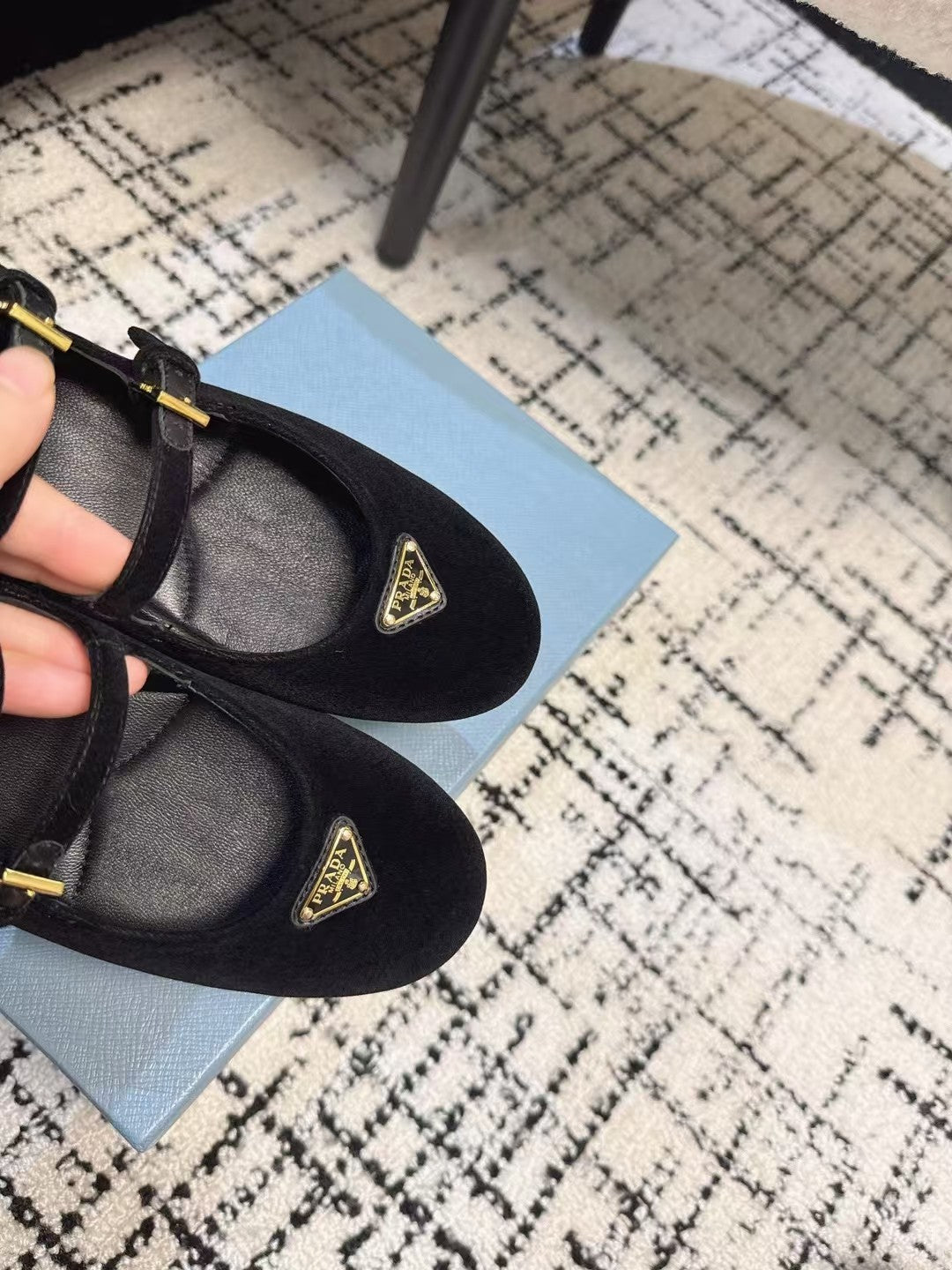 MARY JANE FLAT WITH TRIANGLE LOGO IN BLACK VELVET - 35