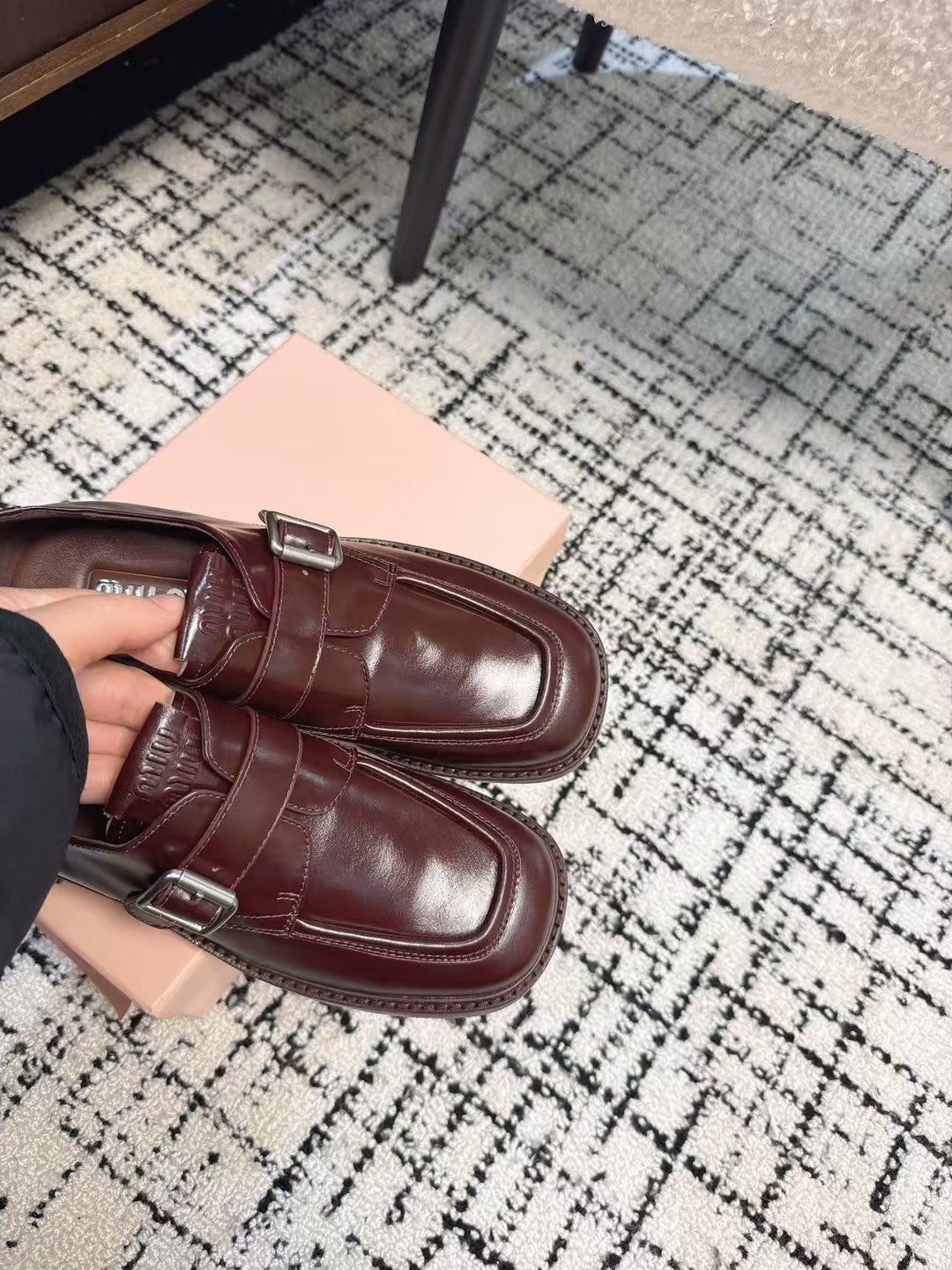 SQUARE TOE OXFORD IN SANGRIA RED SHINY CALFSKIN - 35