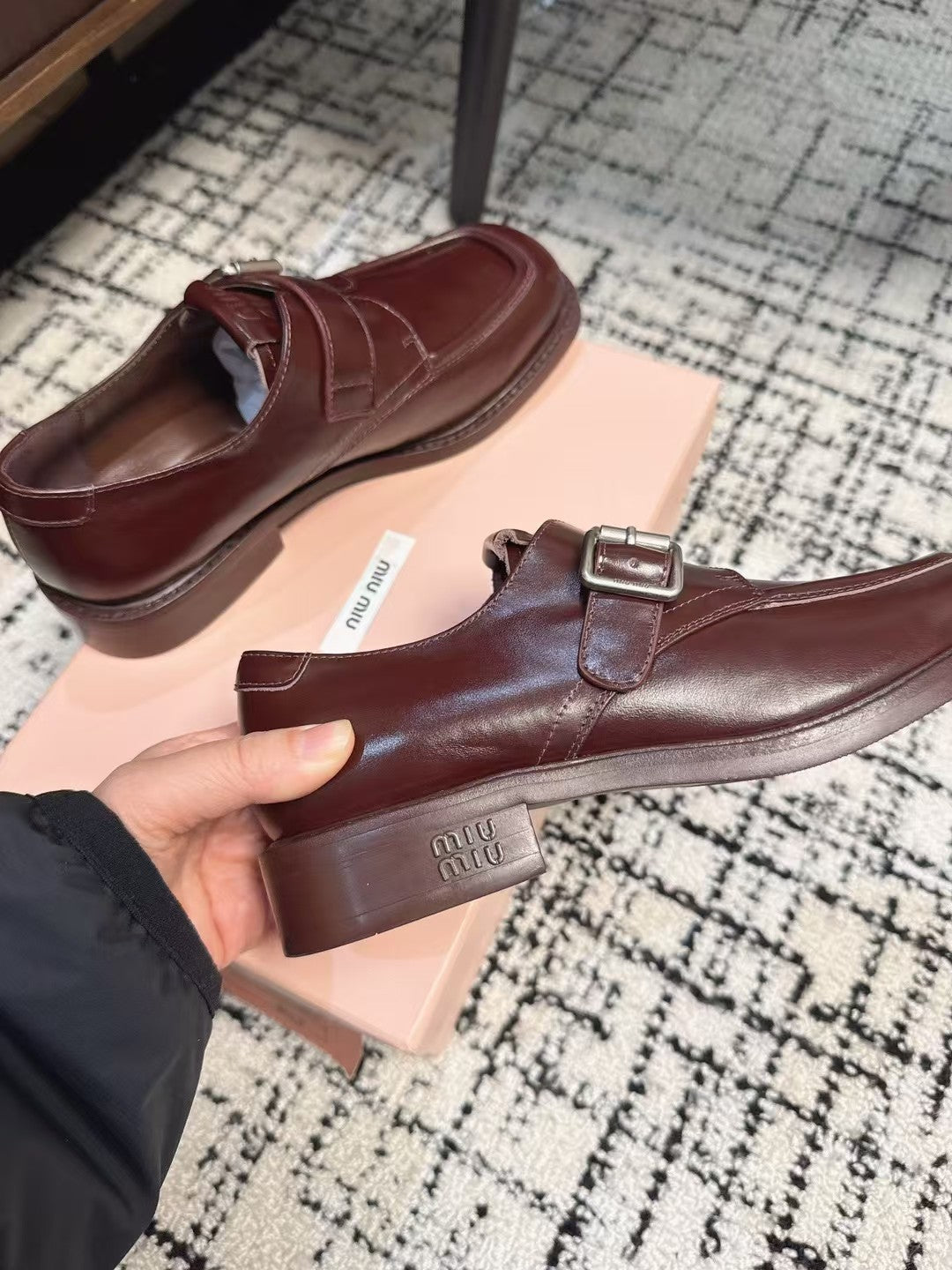 SQUARE TOE OXFORD IN SANGRIA RED SHINY CALFSKIN - 35