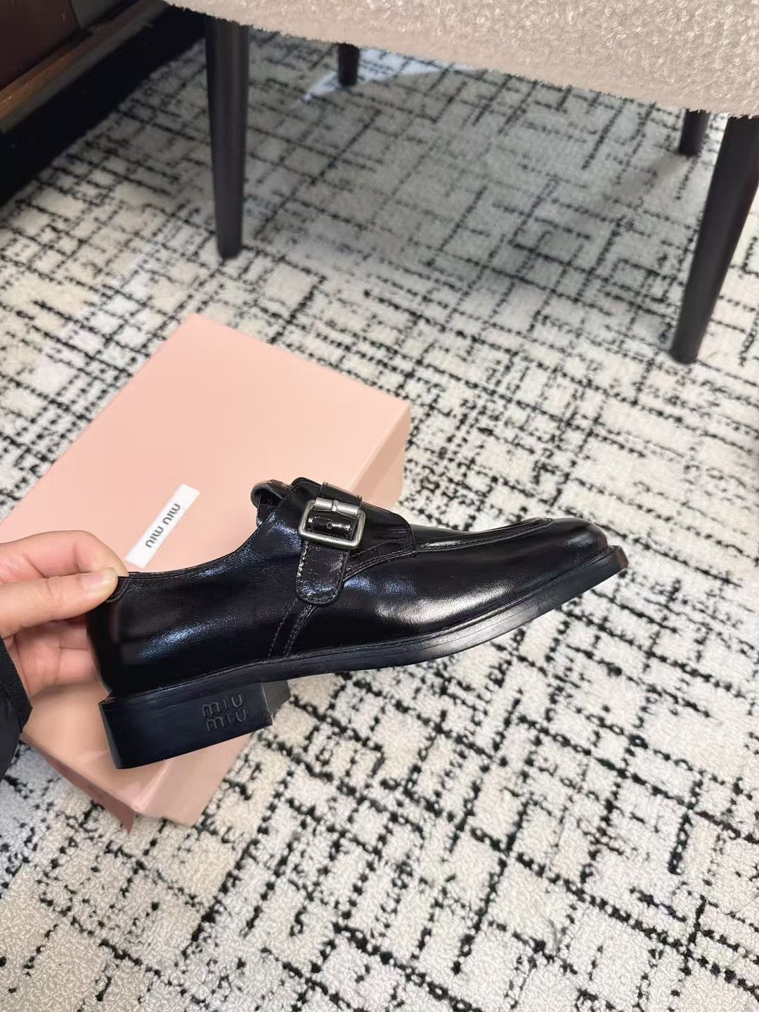 SQUARE TOE OXFORD IN BLACK SHINY CALFSKIN - 35