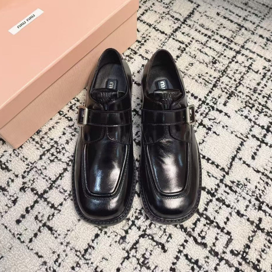 SQUARE TOE OXFORD IN BLACK SHINY CALFSKIN - 35