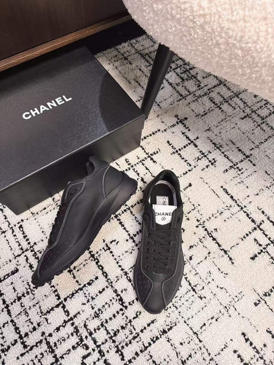 CLASSIC SNEAKERS IN BLACK SHEEPSKIN - 35