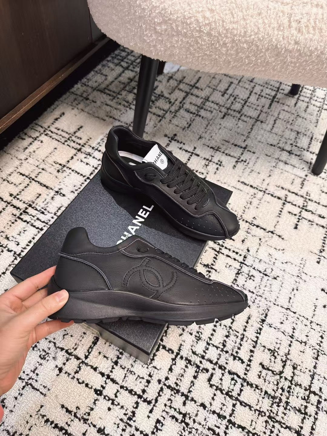 CLASSIC SNEAKERS IN BLACK SHEEPSKIN - 35