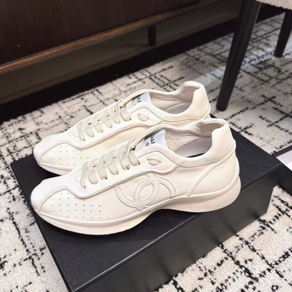 CLASSIC SNEAKERS IN WHITE SHEEPSKIN - 35