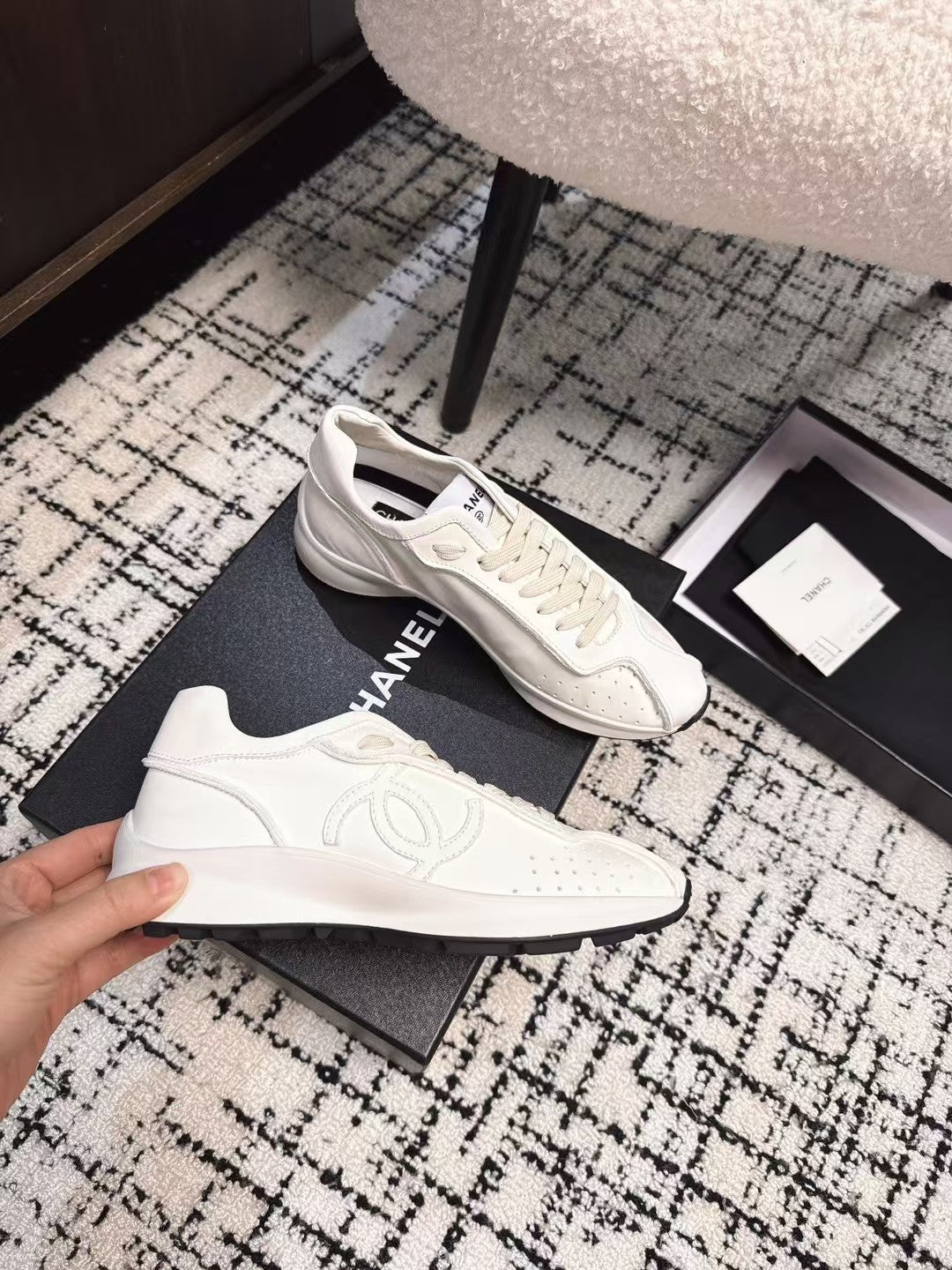 CLASSIC SNEAKERS IN WHITE SHEEPSKIN - 35