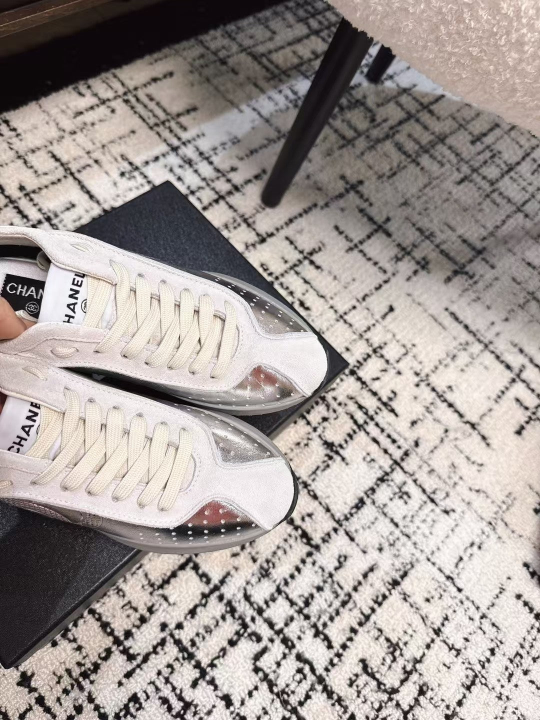 CLASSIC SNEAKERS IN SILVER SHEEPSKIN - 35