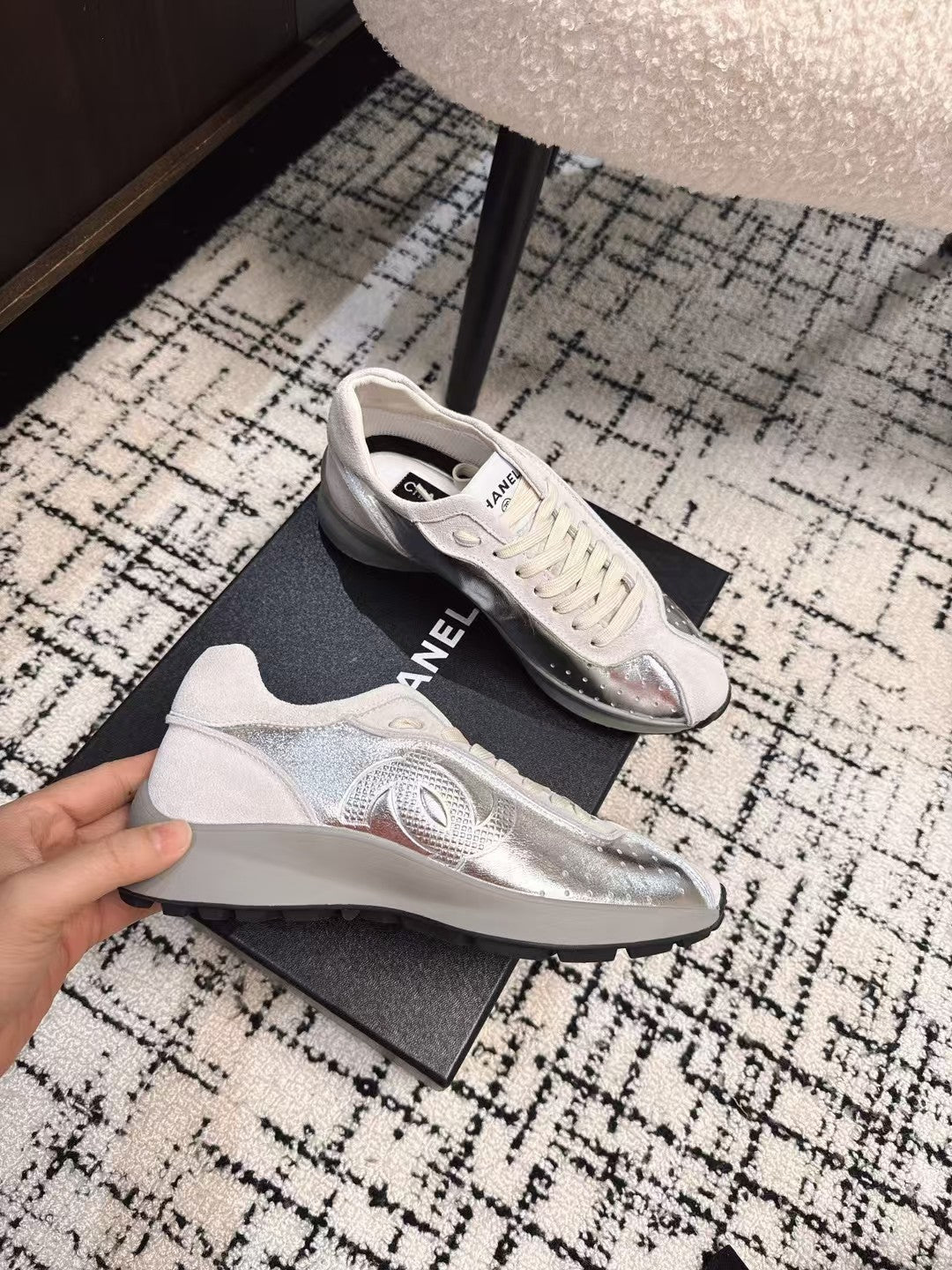 CLASSIC SNEAKERS IN SILVER SHEEPSKIN - 35