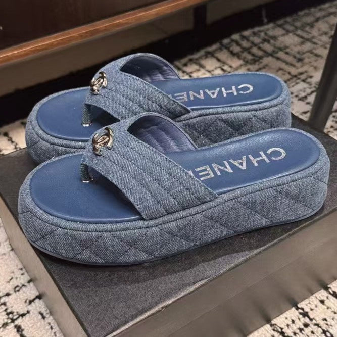 THICK-SOLED THONG SLIPPERS IN NAVY BLUE DENIM - 35