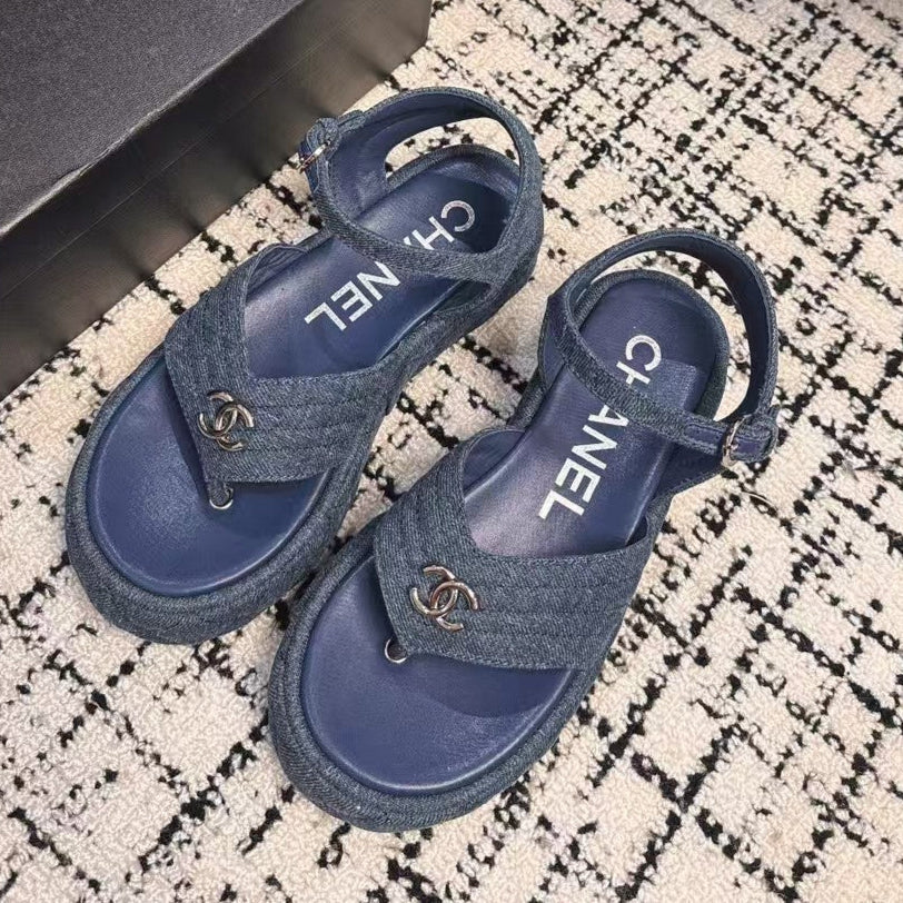 THICK-SOLED THONG SANDAL IN NAVY BLUE DENIM - 35