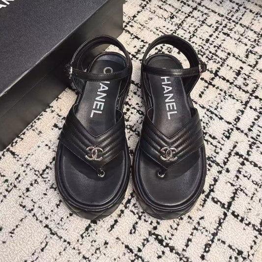 THICK-SOLED THONG SANDAL IN BLACK LAMBSKIN - 35