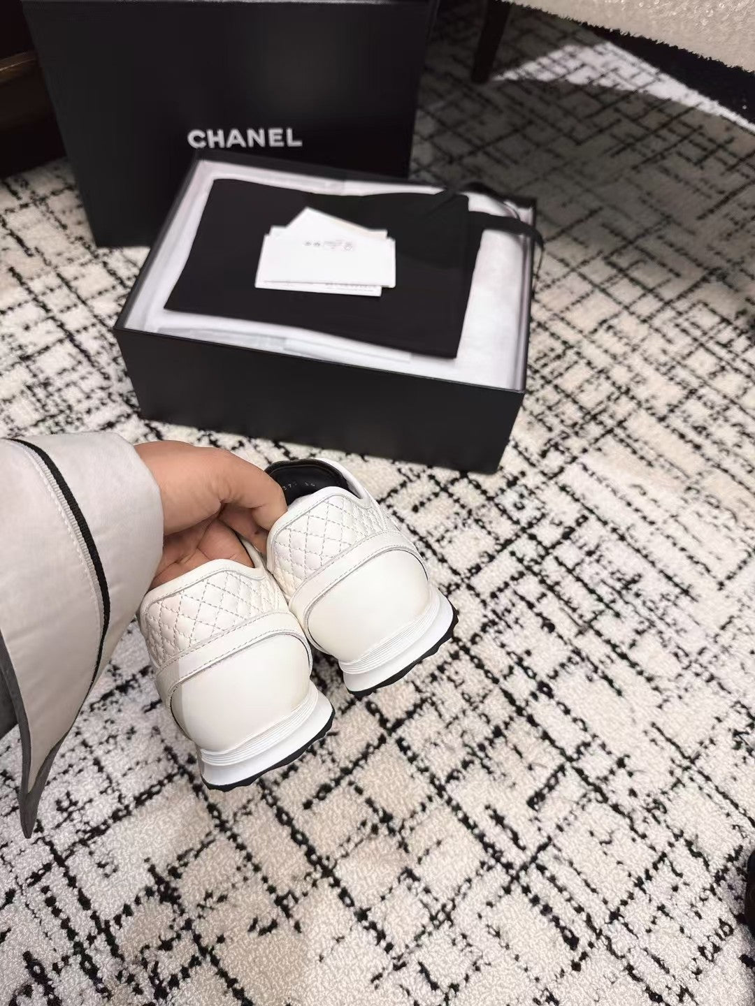 TRAINERS SNEAKER IN WHITE CALFSKIN AND SUEDE - 35