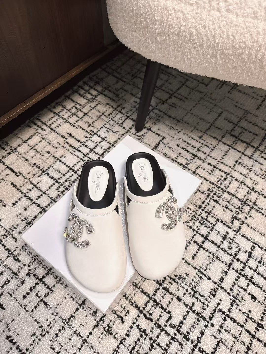 FLAT MULES IN WHITE CALFSKIN - 35