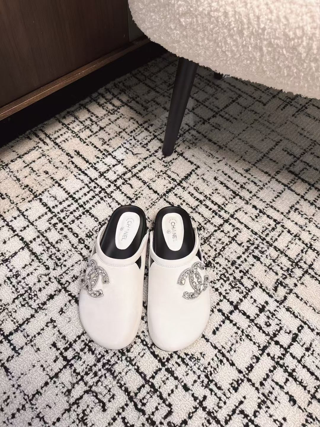 FLAT MULES IN WHITE CALFSKIN - 35