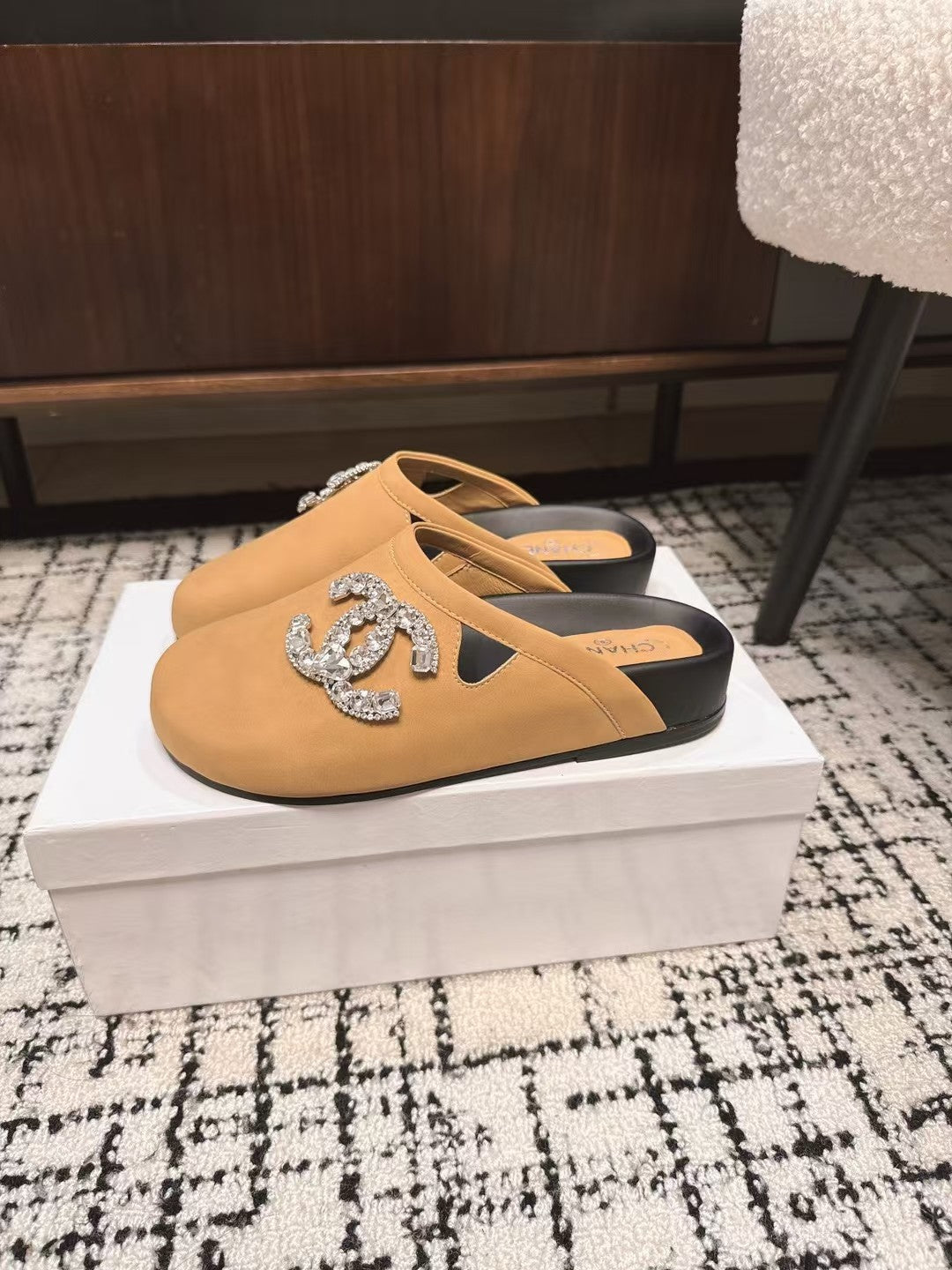 FLAT MULE IN SEPIA BEIGE CALFSKIN - 35