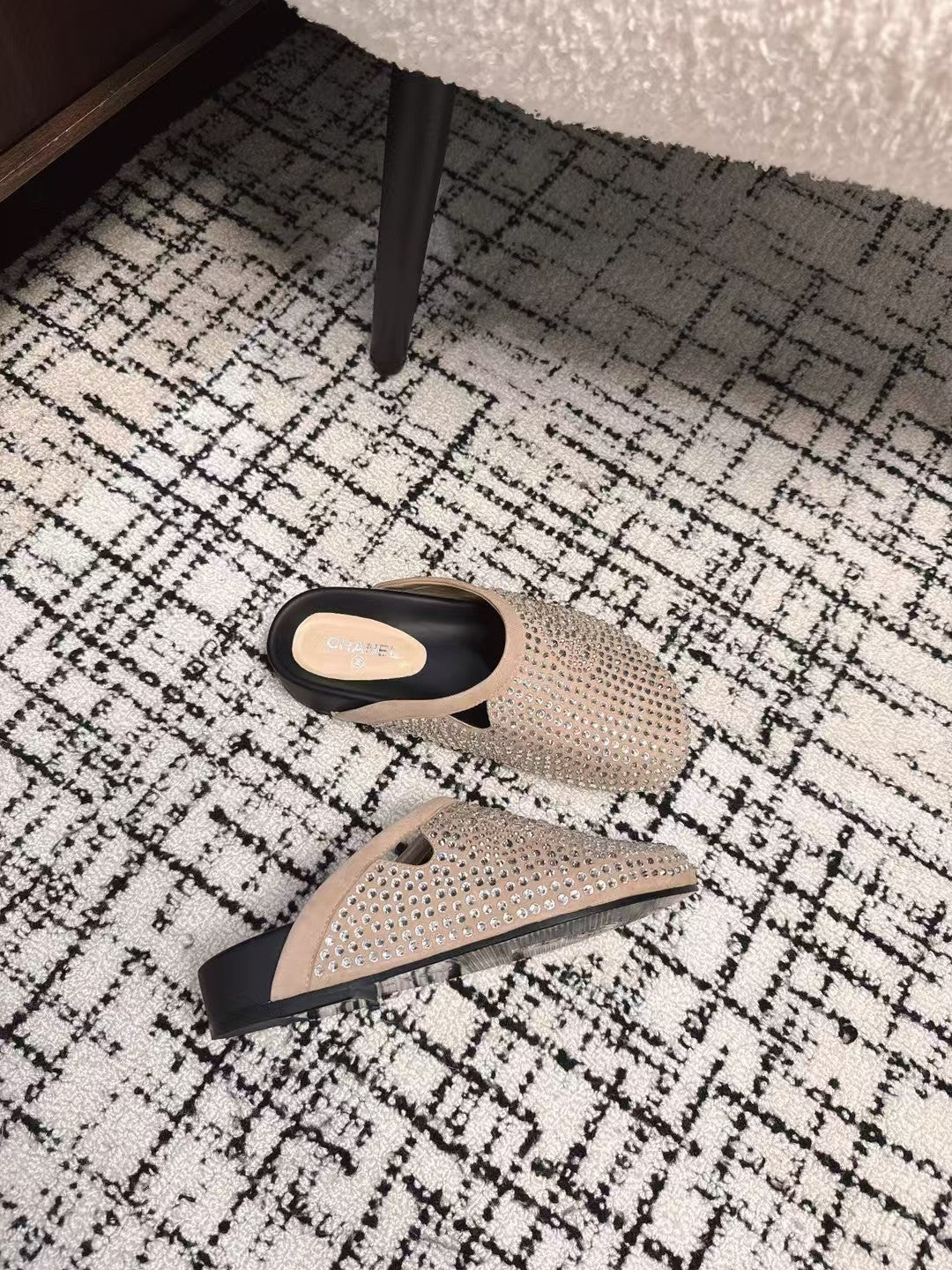 FLAT MULE IN LIGHT BROWN SUEDE WITH CRYSTALS - 35