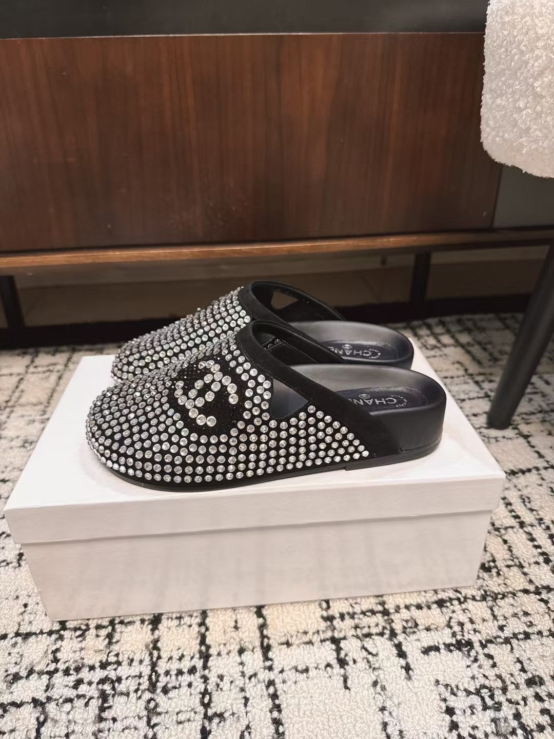 FLAT MULE IN  BLACK SUEDE WITH CRYSTALS - 35