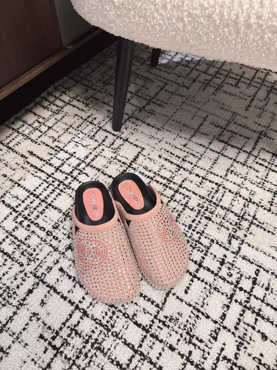 FLAT MULE IN LIGHT PINK SUEDE WITH CRYSTALS - 35