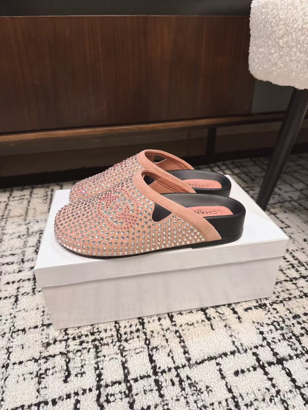 FLAT MULE IN LIGHT PINK SUEDE WITH CRYSTALS - 35