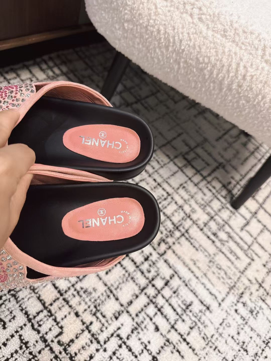 FLAT MULE IN LIGHT PINK SUEDE WITH CRYSTALS - 35