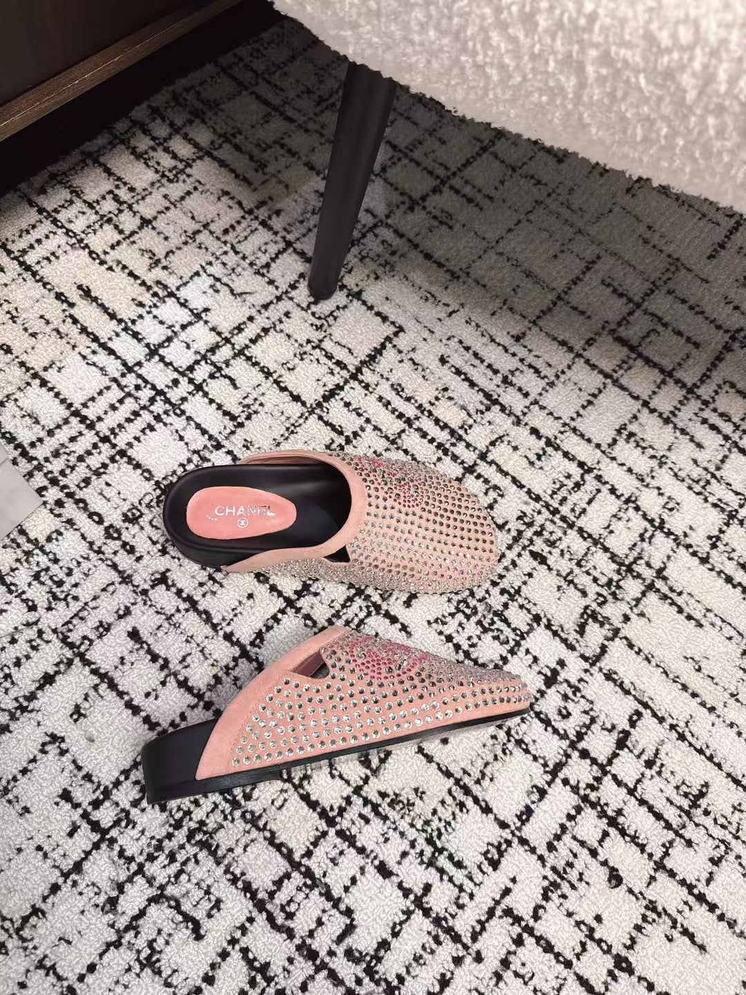 FLAT MULE IN LIGHT PINK SUEDE WITH CRYSTALS - 35