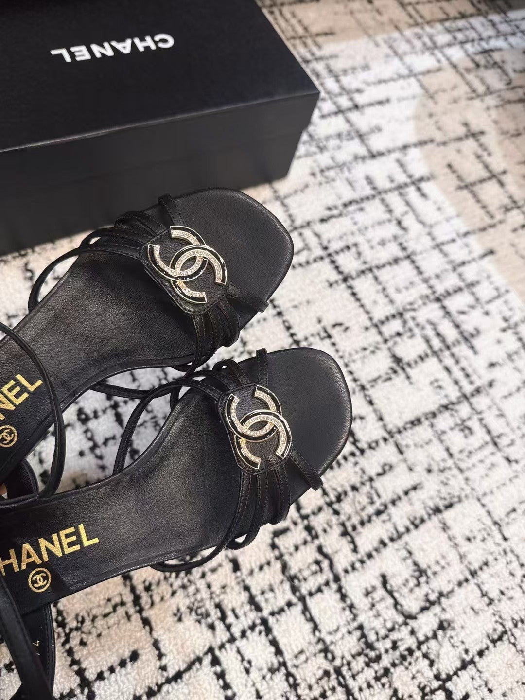 MID HEEL SANDALS IN BLACK LAMBSKIN - 35