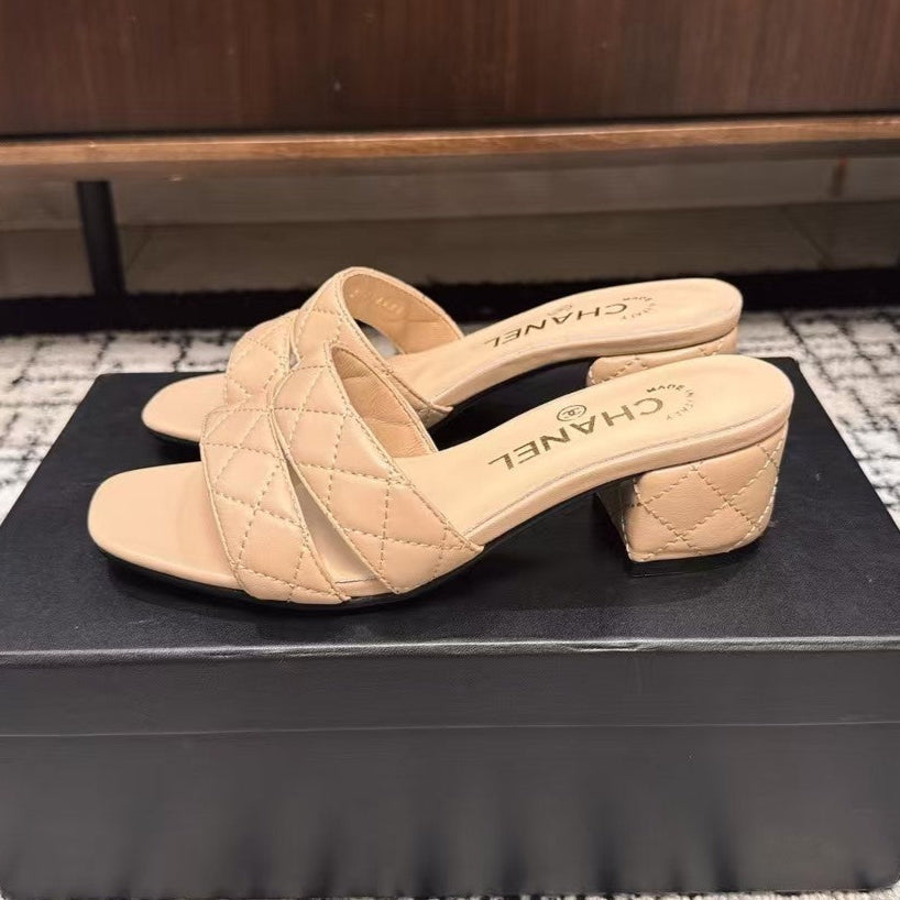 MID HEEL MULES IN MACAROON BEIGE SHEEPSKIN - 35