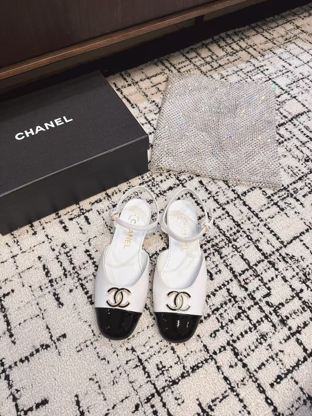 FLAT SLINGBACKS IN WHITE MIX BLACK CALFSKIN - 35