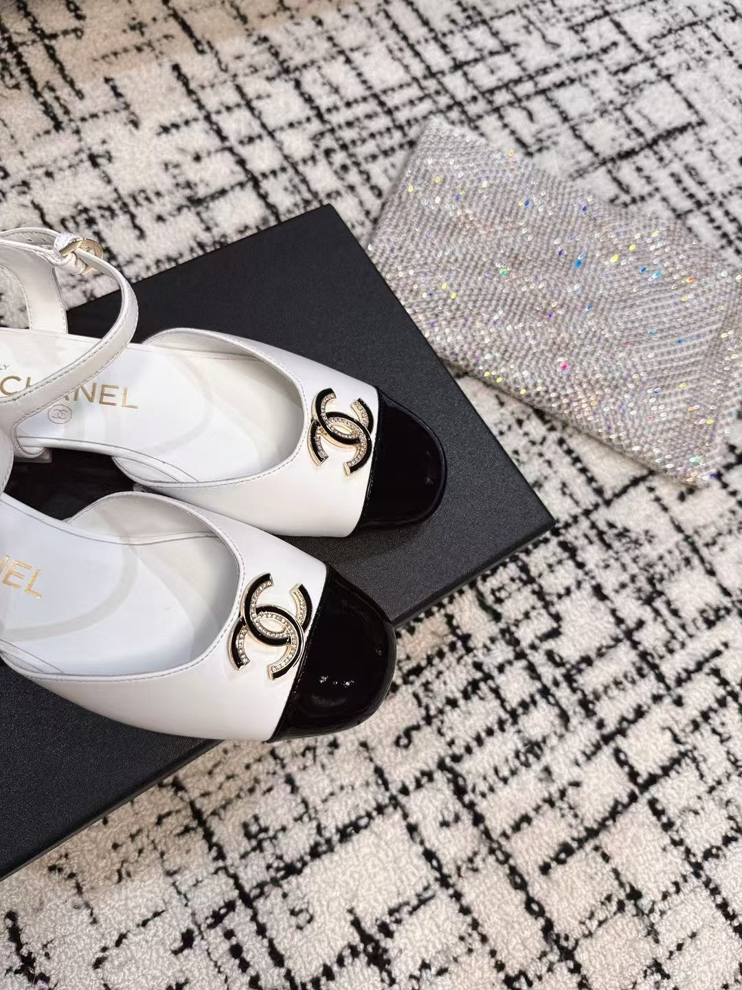 FLAT SLINGBACKS IN WHITE MIX BLACK CALFSKIN - 35