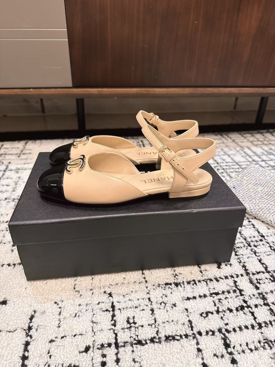 FLAT SLINGBACKS IN MACAROON BEIGE MIX BLACK CALFSKIN - 35