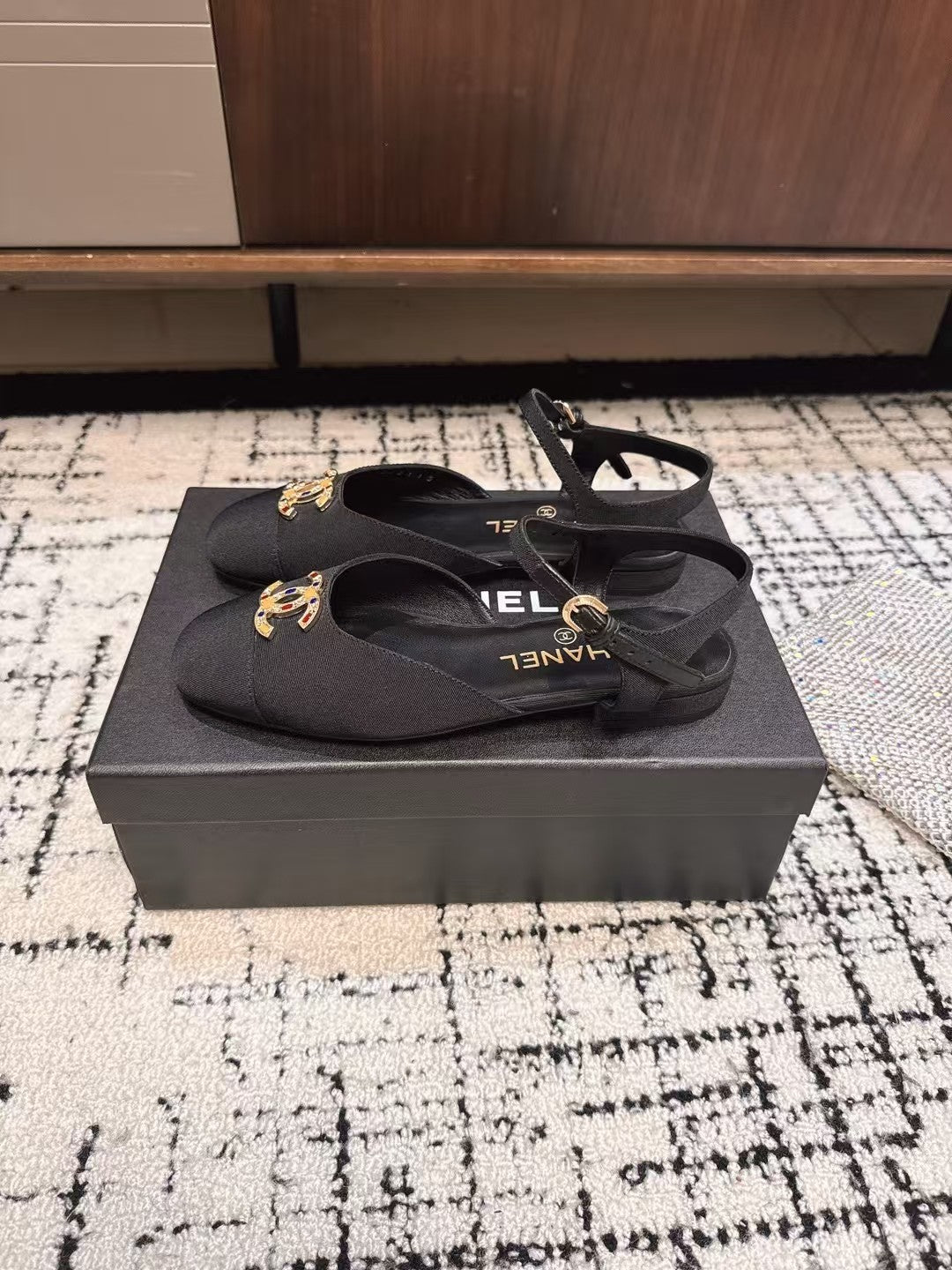 FLAT SLINGBACKS IN BLACK FABRIC - 35