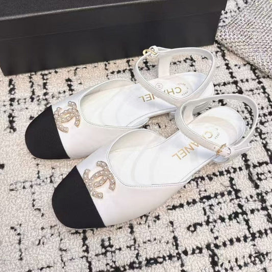FLAT SLINGBACKS IN WHITE CALFSKIN AND BLACK FABRIC - 35