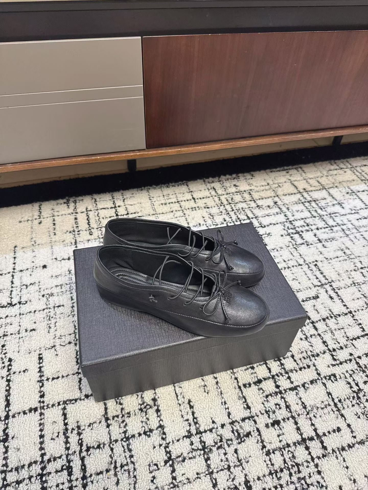 ЛОФЕРИ MIUMIU 26S НА ШНУРІВЦІ З БАНТОМ З ЧОРНОЇ ТЕЛЯЧОЇ ШКІРИ