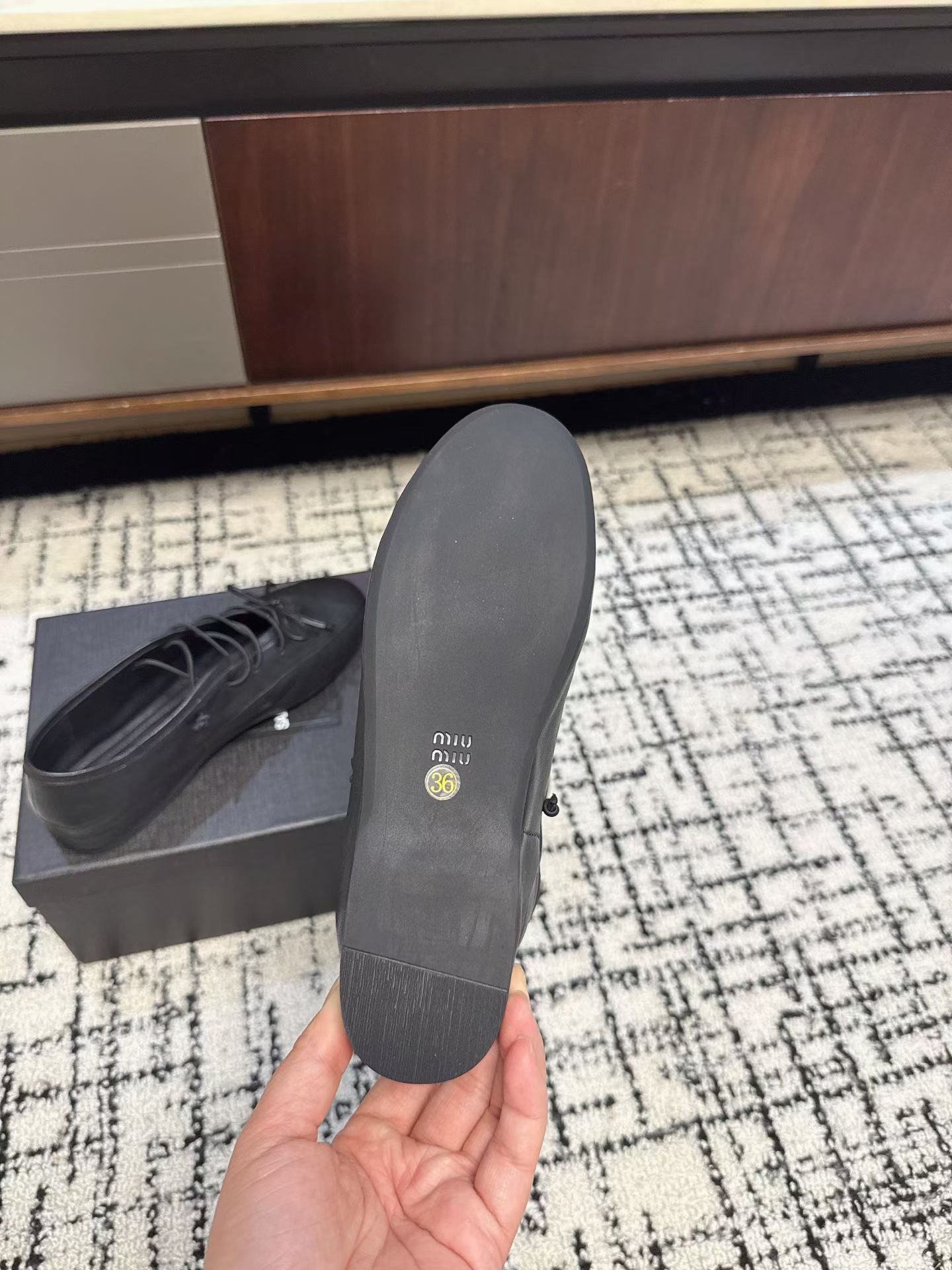 ЛОФЕРИ MIUMIU 26S НА ШНУРІВЦІ З БАНТОМ З ЧОРНОЇ ТЕЛЯЧОЇ ШКІРИ