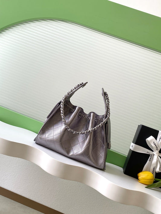 СУМКА CHANEL HOBO 25S 30 ІЗ БУЗКОВОЇ СРІБЛЯСТОЇ МЕТАЛЕВОЇ ІКРЯНОЇ ШКІРИ