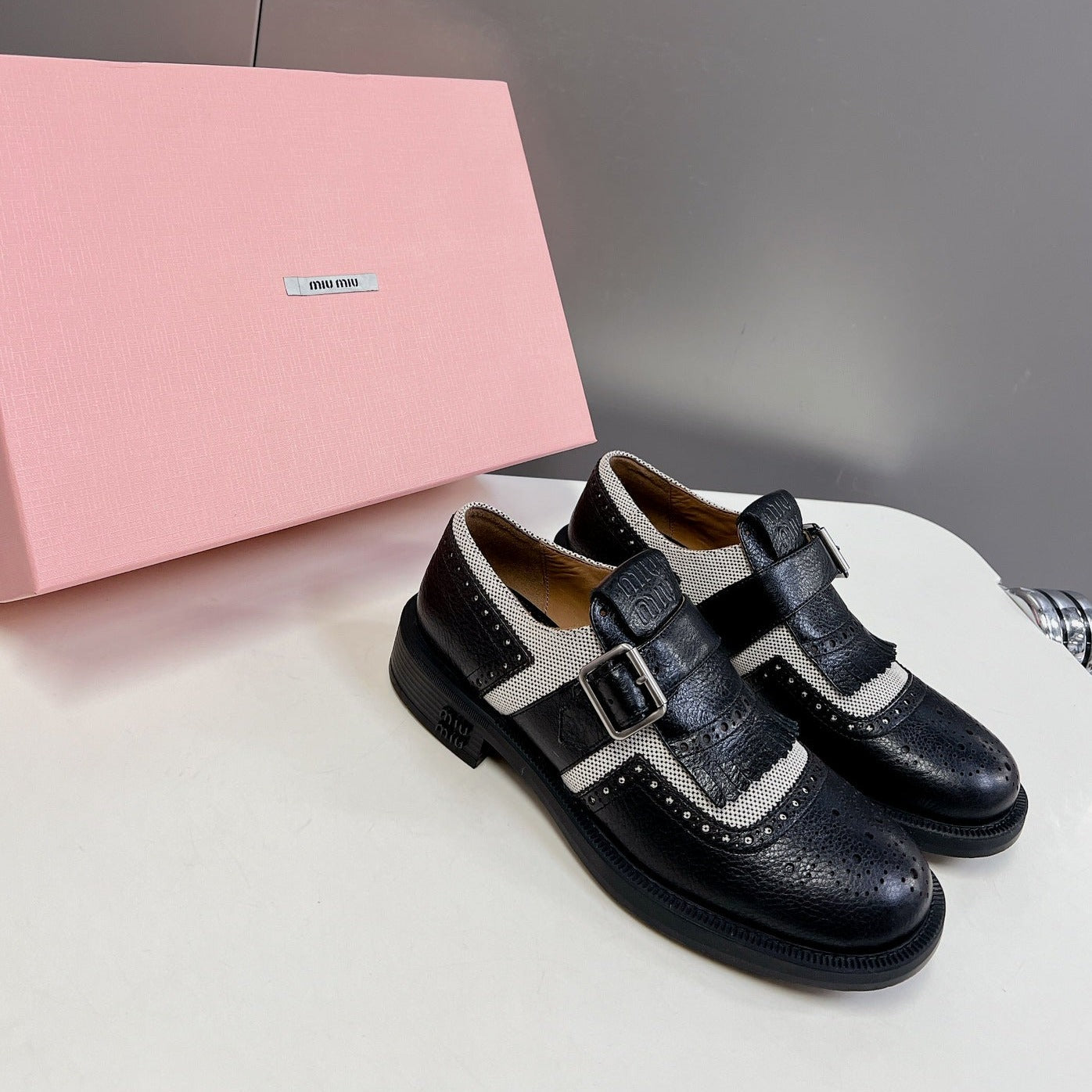 UNIQUE THICK-SOLED OXFORD SHOES BLACK MIX CREAM CALFSKIN - 35