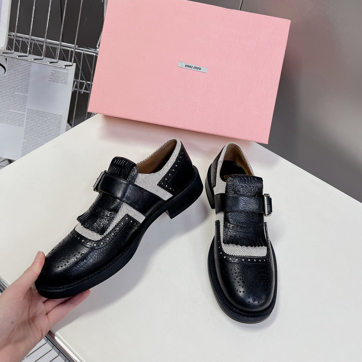 UNIQUE THICK-SOLED OXFORD SHOES BLACK MIX CREAM CALFSKIN - 35