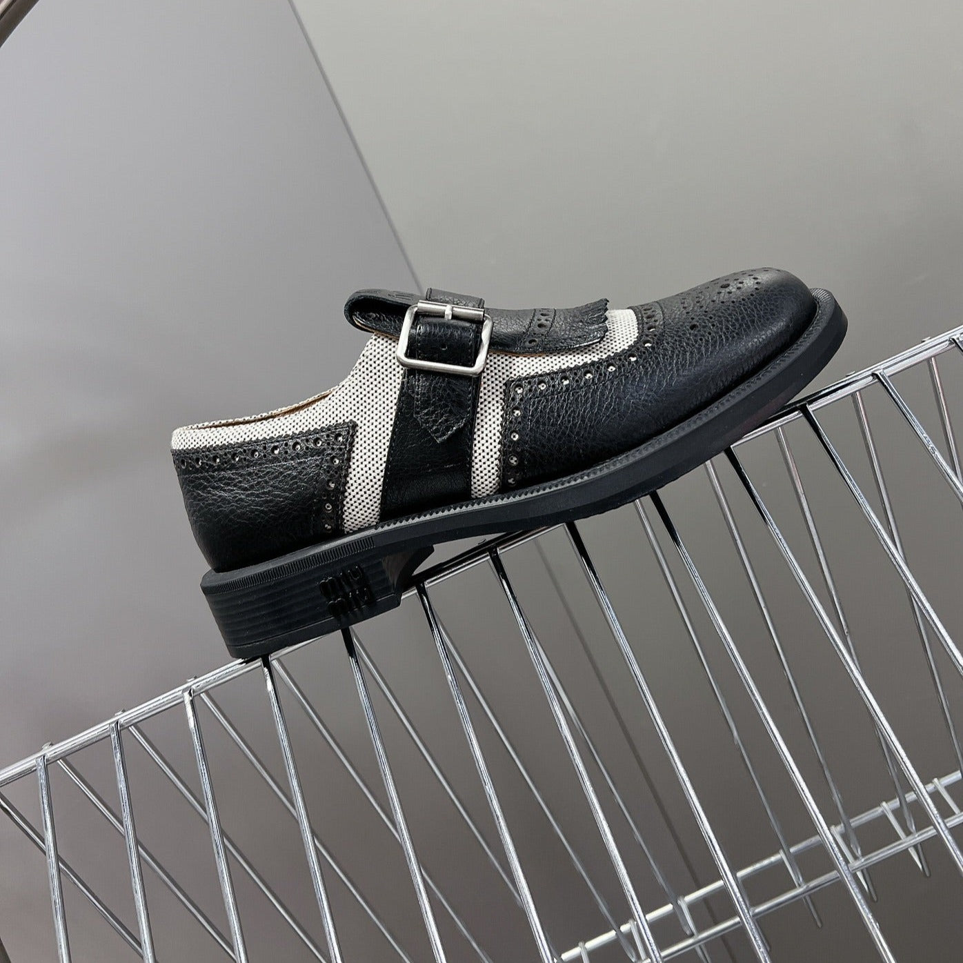 UNIQUE THICK-SOLED OXFORD SHOES BLACK MIX CREAM CALFSKIN - 35