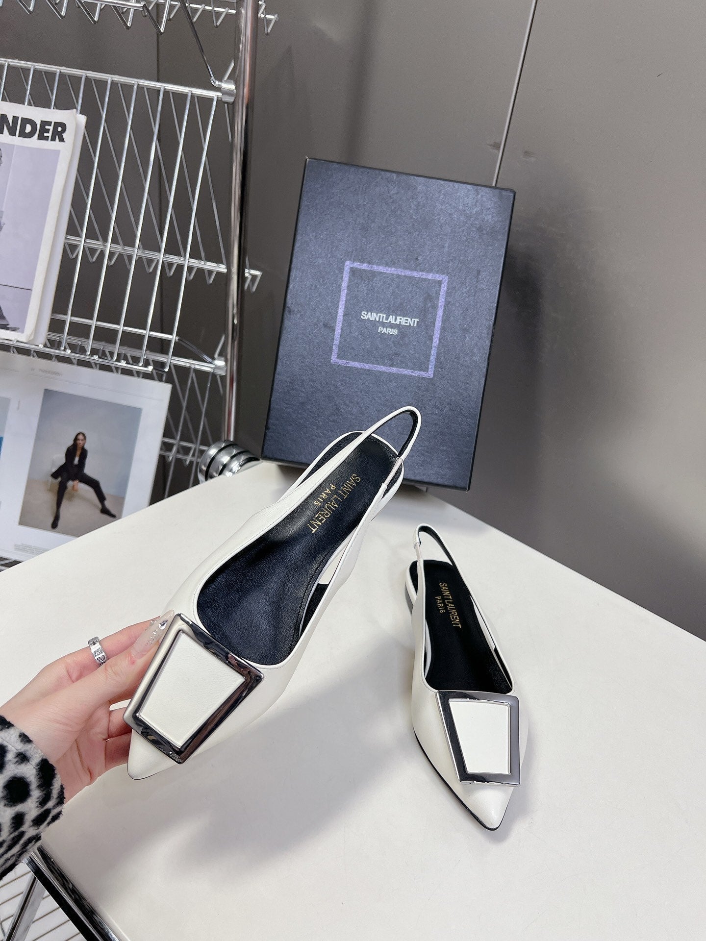 SL SQUARE BUCKLE SLINGBACK WHITE CALFSKIN - 35