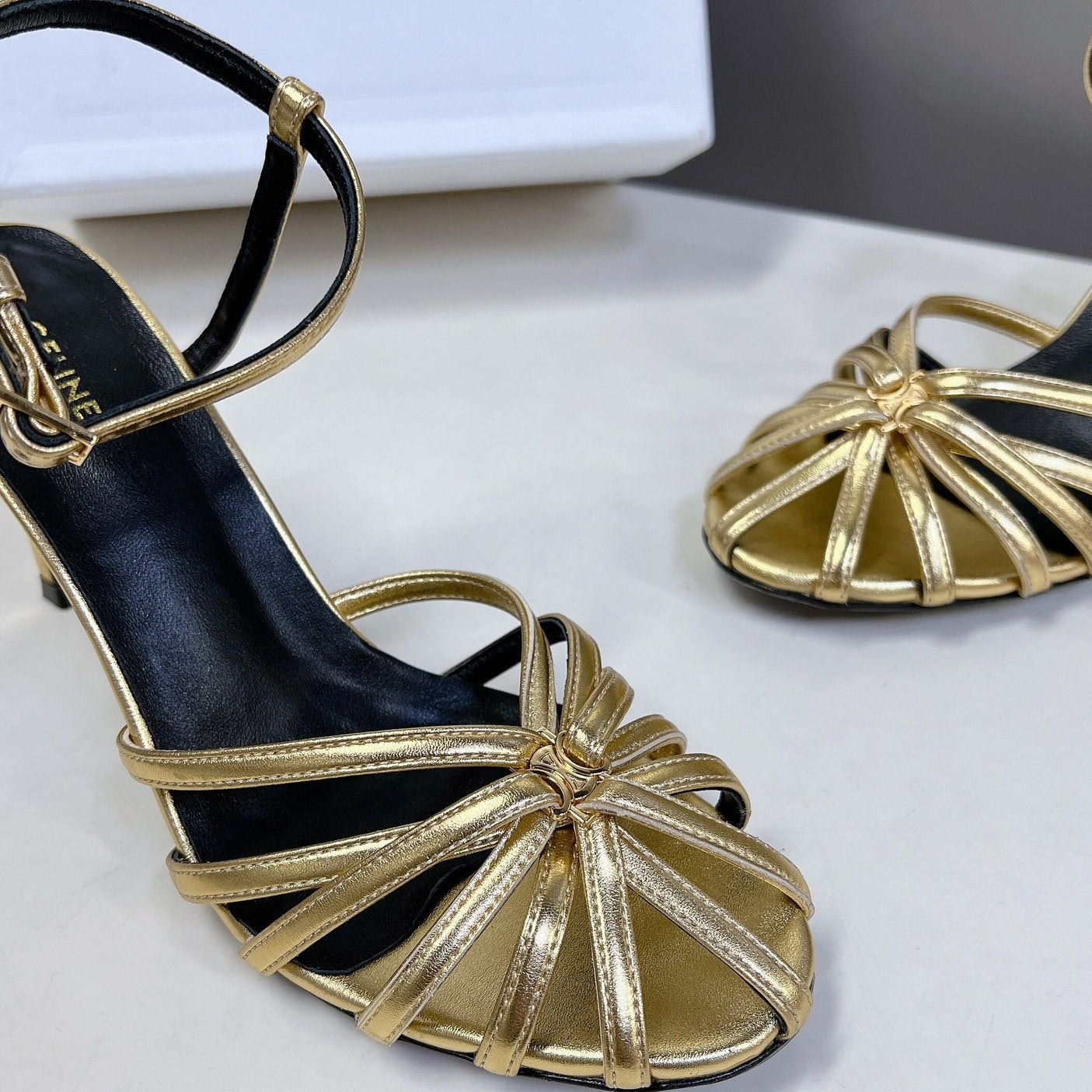 RIOMPHE SANDAL IN LAMBSKIN GOLD - 35
