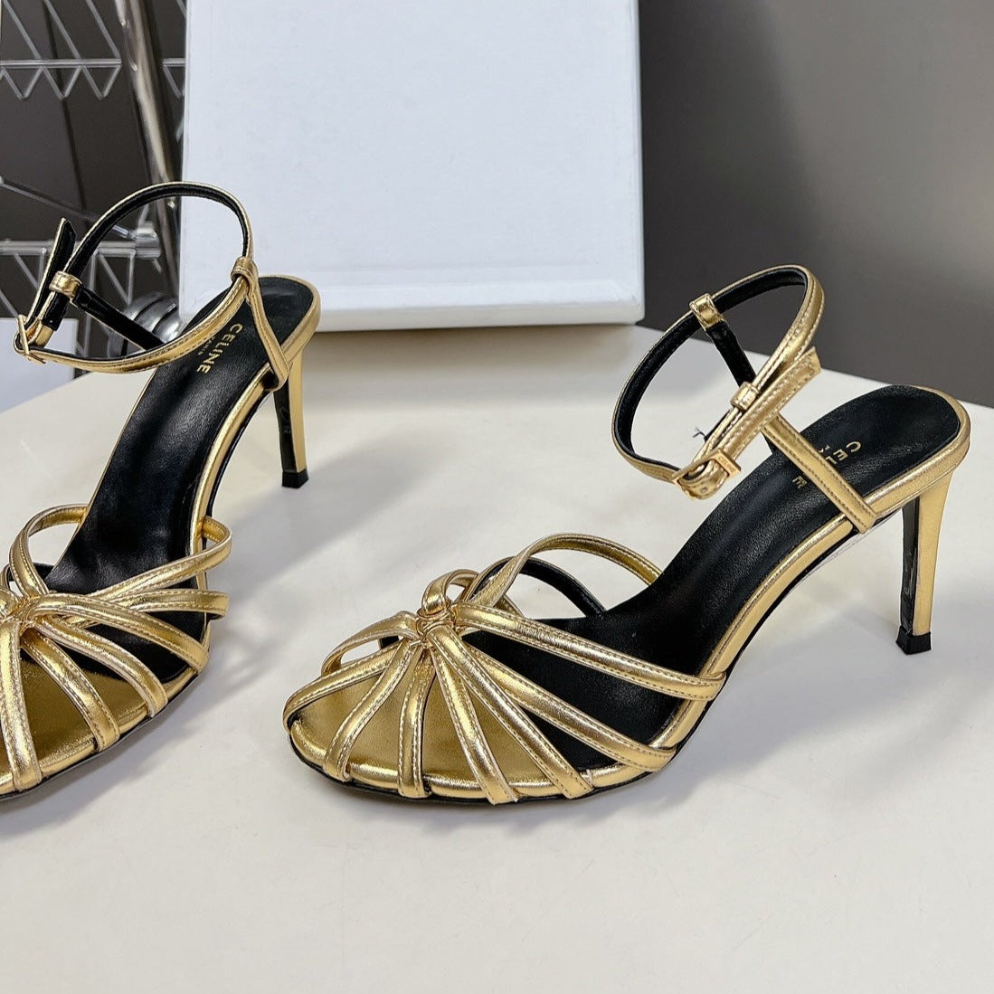 RIOMPHE SANDAL IN LAMBSKIN GOLD - 35