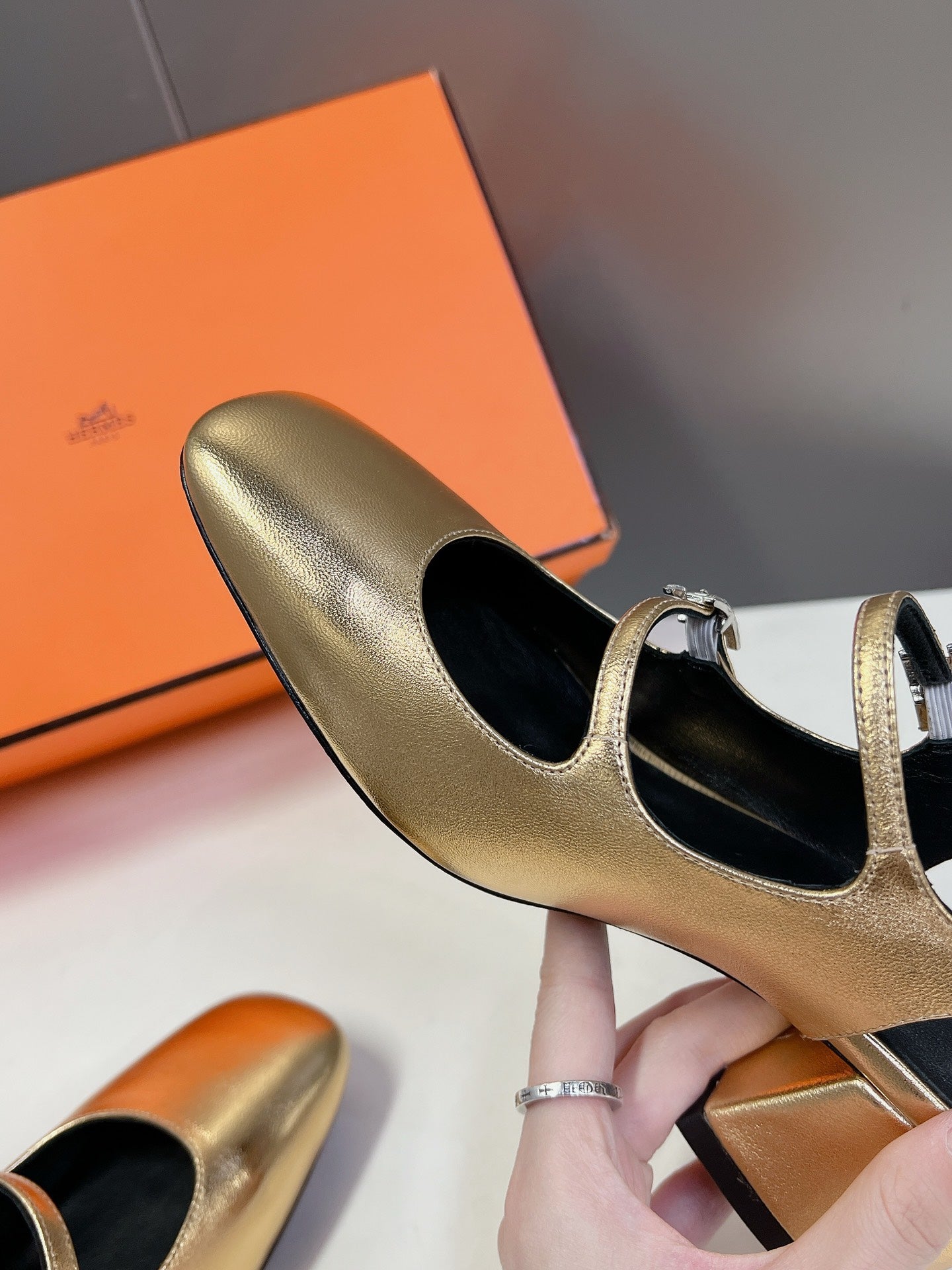 JACKIE 50 PUMP METALLIC GOLD LAMBSKIN - 35