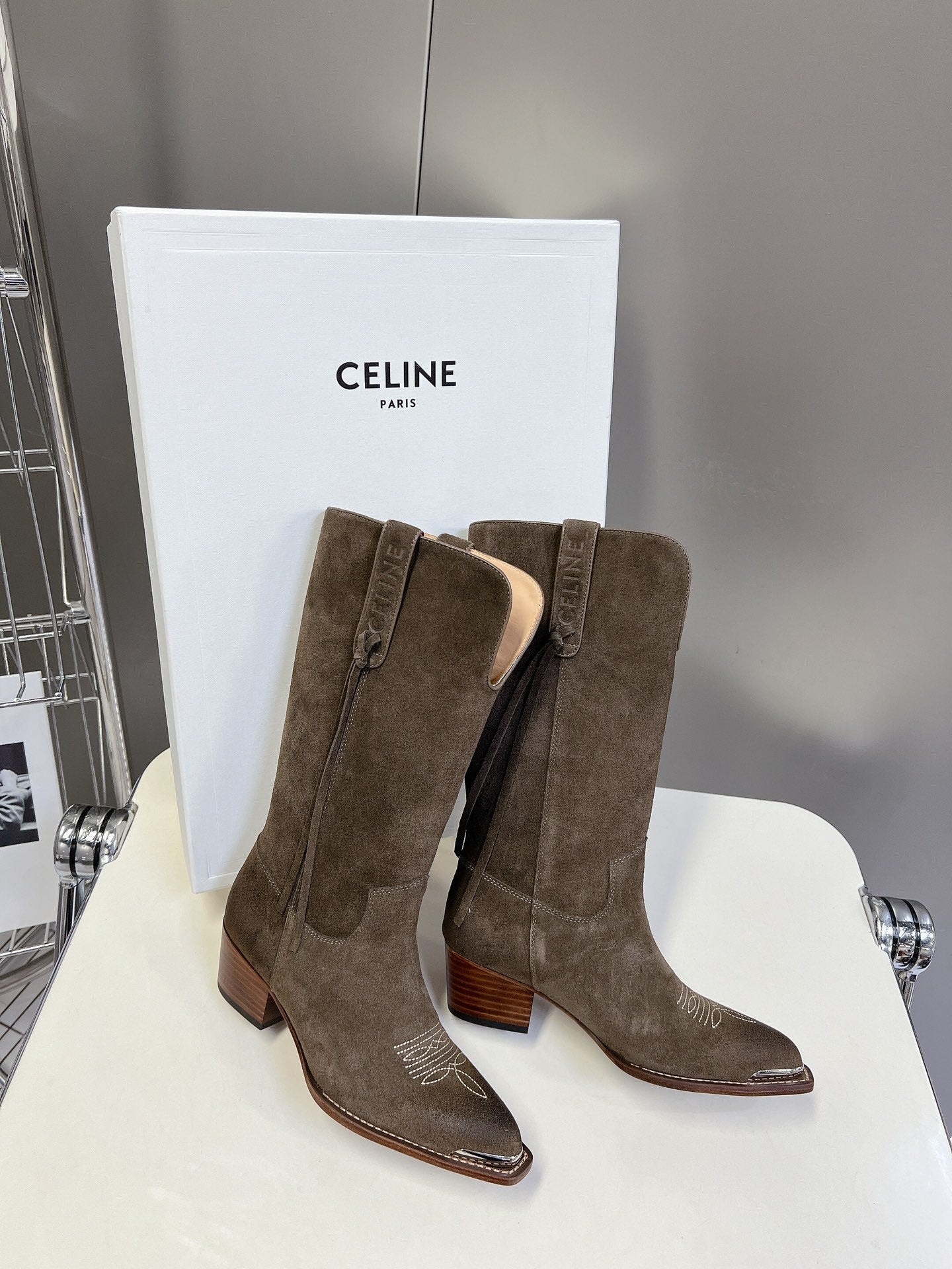 CELINE 25S HIGH CUT CHELSEA BOOTS 45MM IN DARK BROWN SUEDE - 35