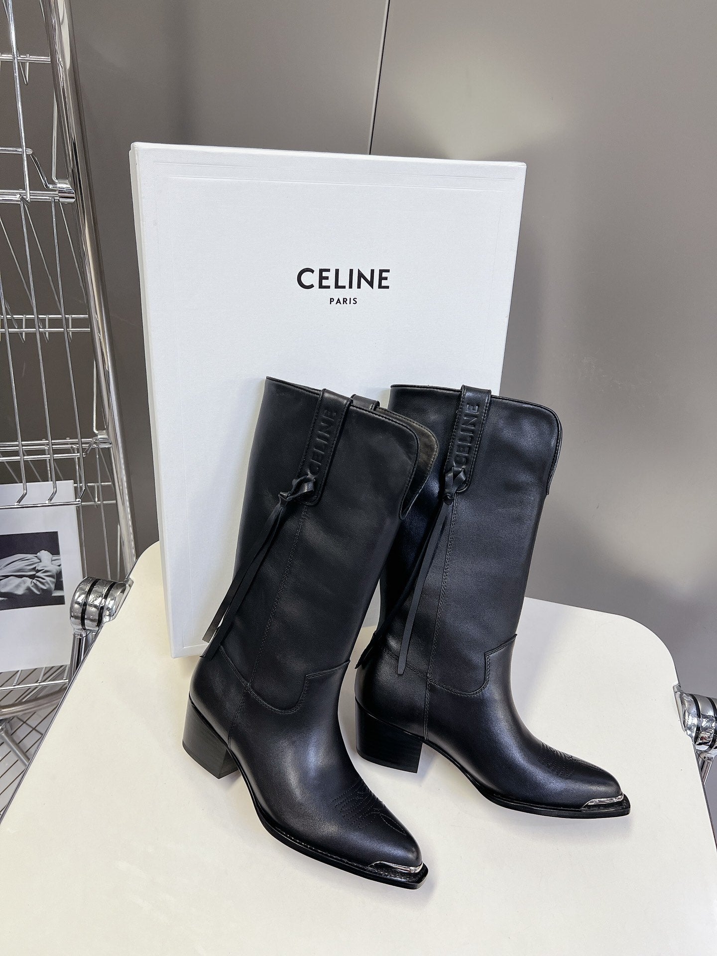 CELINE 25S HIGH CUT CHELSEA BOOTS 45MM IN BLACK CALFSKIN - 35