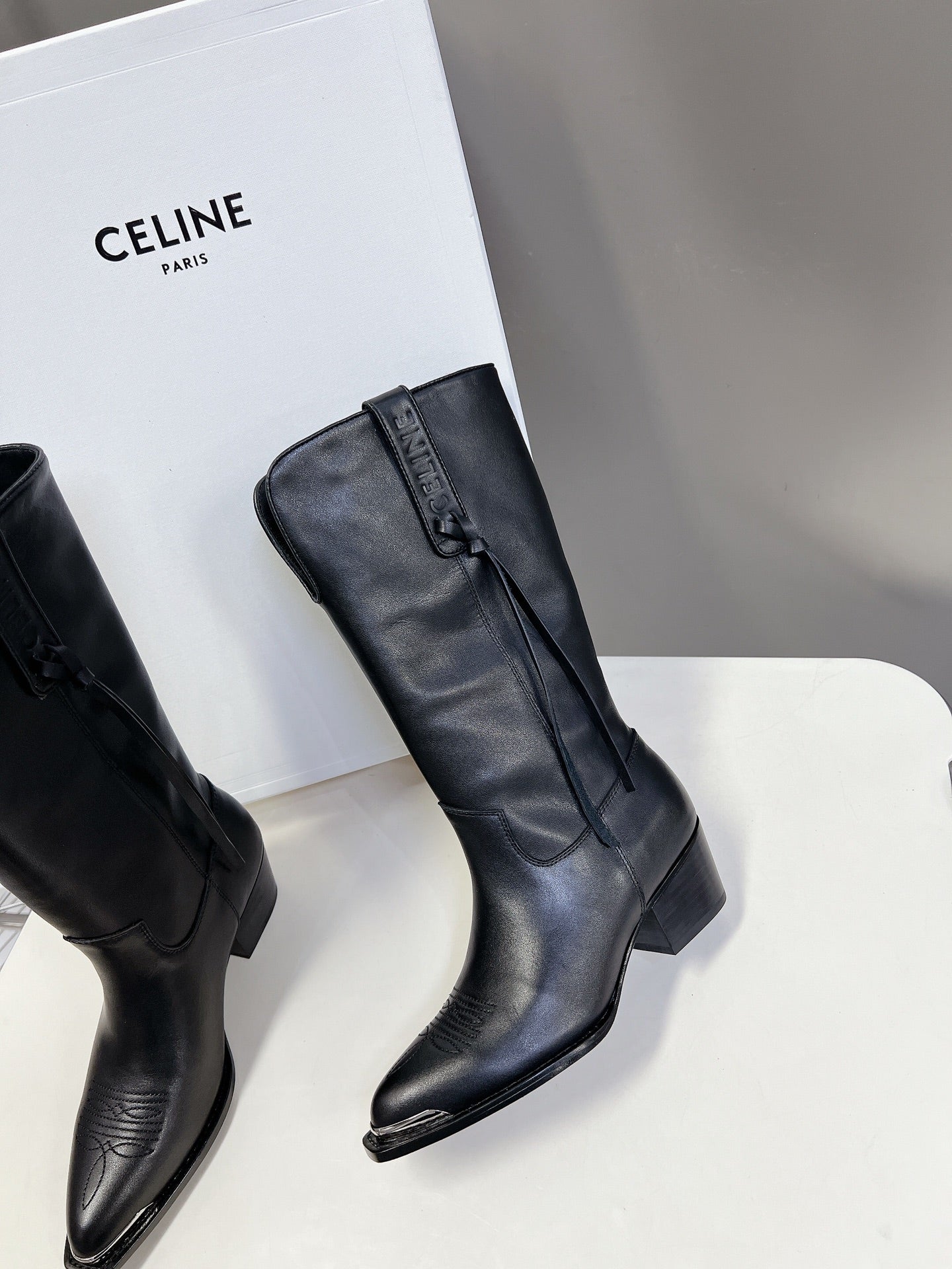 CELINE 25S HIGH CUT CHELSEA BOOTS 45MM IN BLACK CALFSKIN - 35