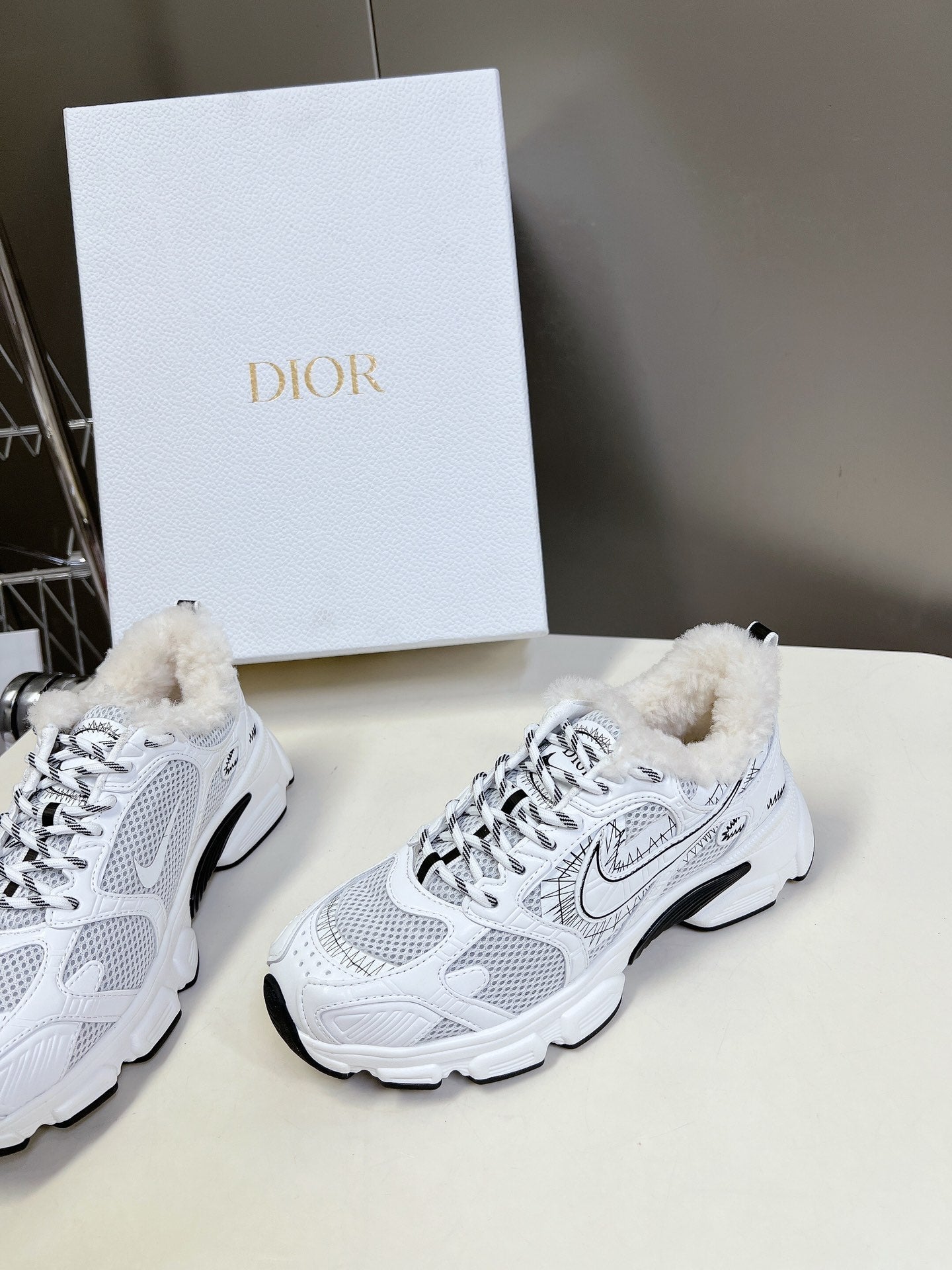 DIOR CHRONO SNEAKER 25S IN WHITE LAMBSKIN AND MESH FABRIC STYLE 2 - 35
