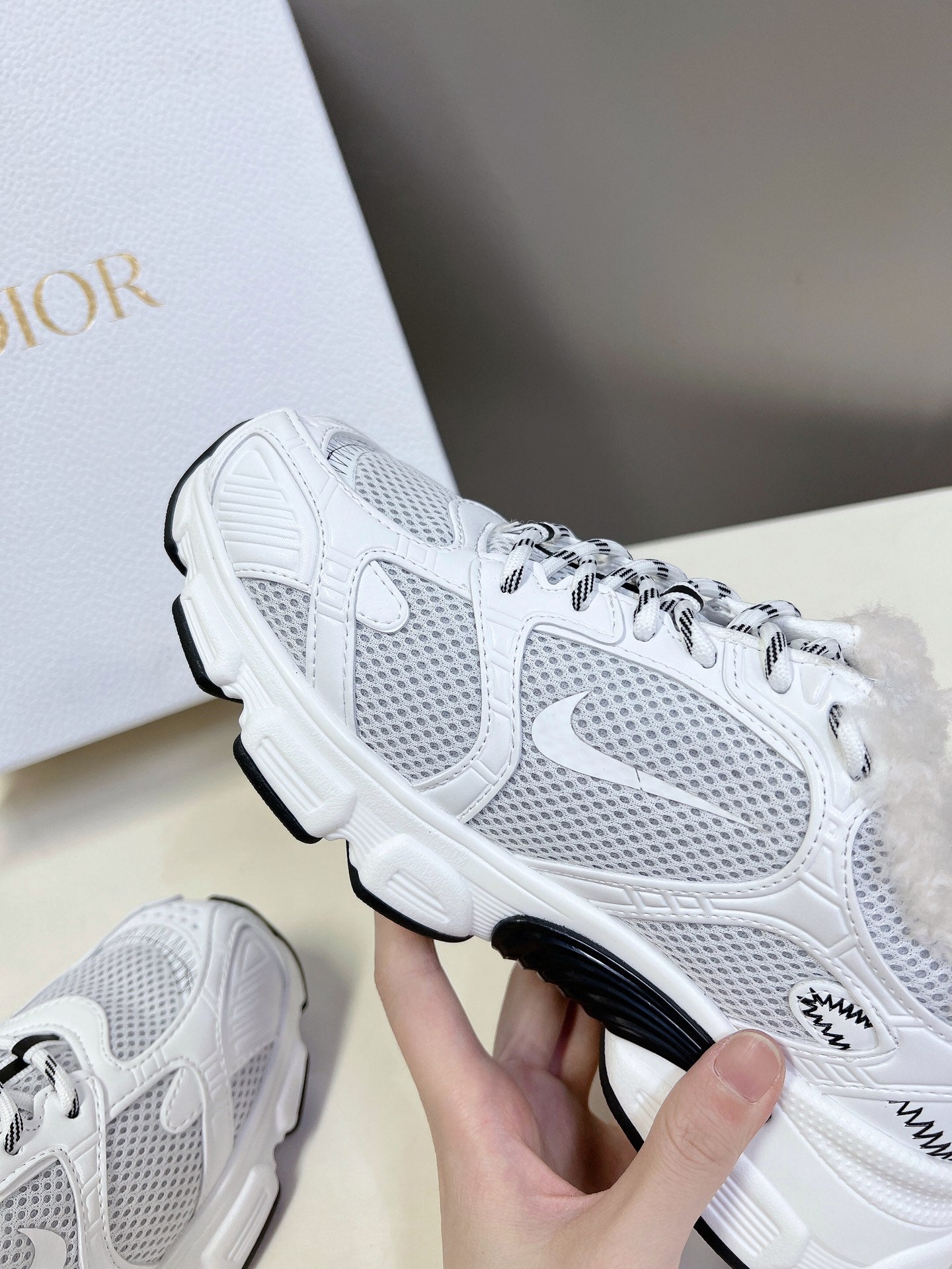 DIOR CHRONO SNEAKER 25S IN WHITE LAMBSKIN AND MESH FABRIC STYLE 2 - 35